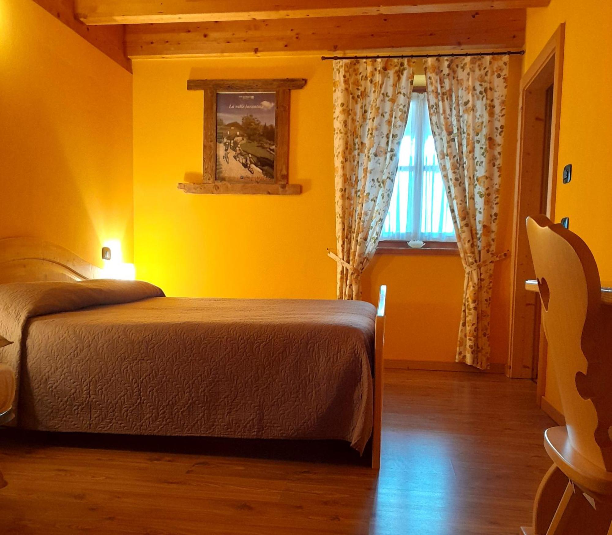 B&B Chalet Dolomiti Sant'Orsola Exterior photo